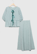 GREEN