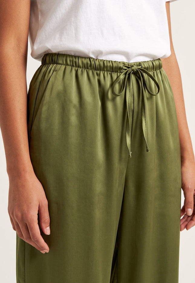 PANTALÓN ARMONIAS SATINADO CAPRI