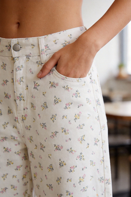 JEANS ARMONIAS FLORES