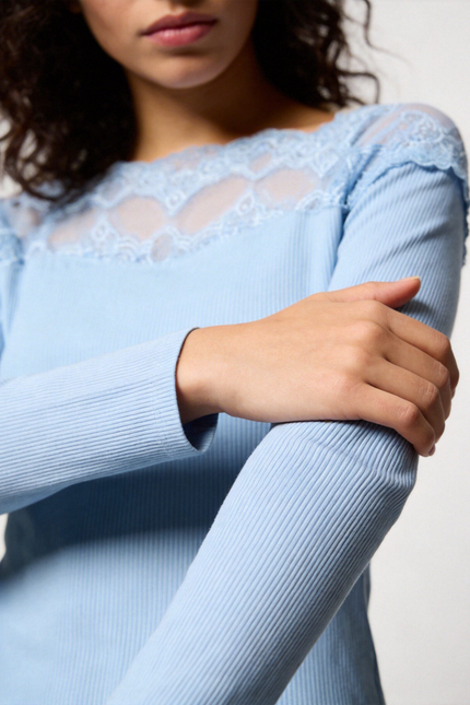 CAMISETA ARMONIAS ENCAJE