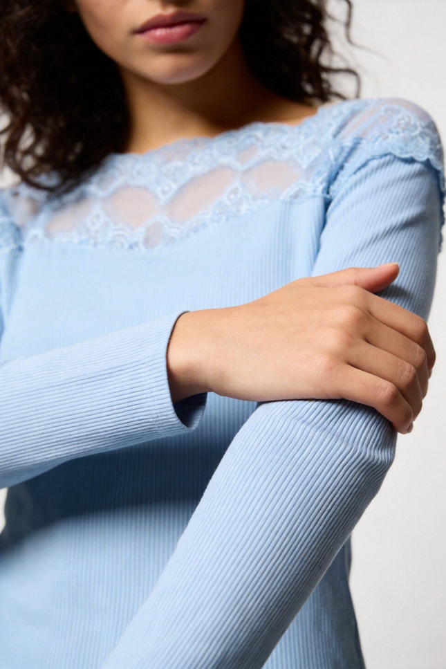 CAMISETA ARMONIAS ENCAJE