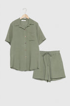 GREEN